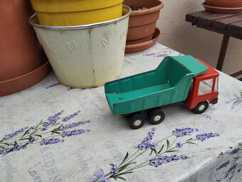 Staré hračky, plechové autíčko Igra,vyklápěčka, 80.léta - 3