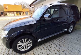Mitsubishi Pajero 3.2 V8 140kw najeto 120tis - 3