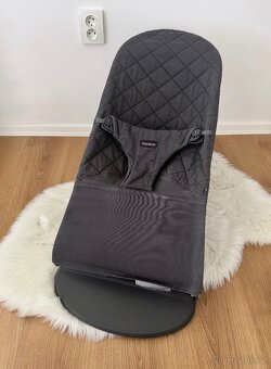 Šedé houpátko BABYBJORN. - 3