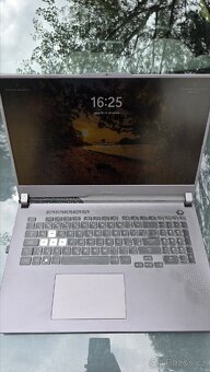 ASUS ROG Strix G713PI – Ryzen 9 / RTX 4070 / 32GB 36m zaru - 3