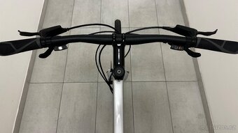 ZÁNOVNÍ kolo TREK FX2, rám L, 28", ZÁRUKA - 3
