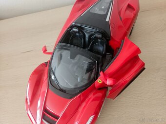 RC auto Ferrari LaFerrari - 3