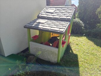 Prodám dětský domeček Smoby, velmi slušný stav - 3