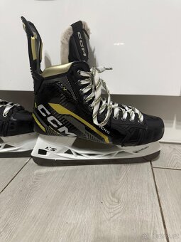 Brusle CCM Tacks AS-V Pro – velikost 9 (Regular) - 3