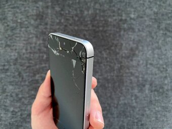 Apple iPhone SE 64 GB Space Gray - 3