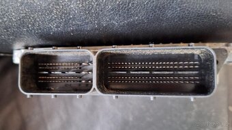 Řídící jednotka motoru A 6461506172 BOSCH - 3