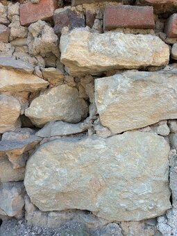 Lomový kámen - opuka / cihly - 3