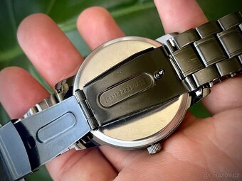 Hodinky s podkladem kola - 3