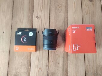 Sony E 11 mm f/1,8 + UV filtr - 3