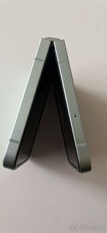 Prodam samsung galaxy Z Flip6 - 3