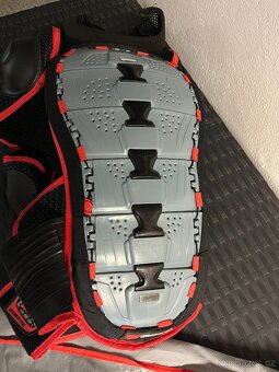 Helmy +chránič Emerze - 3