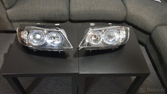 Přední světla BMW E90/E91 05-08 ANGEL EYES - 3