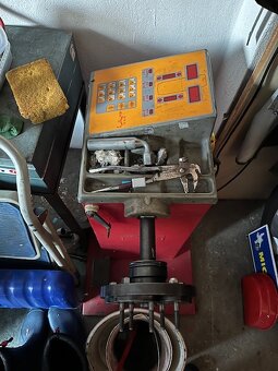 Plně automatický stahovák na pneu a vivažovačka pneu - 3