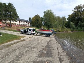 Motorový člun , loď skibsplast 490 HT  (5M ) - 3