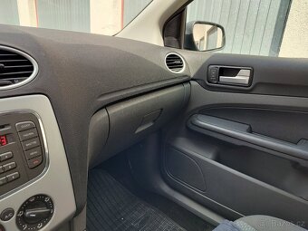 Ford Focus combi mk2 2007 - 1.6i 74kW - 3
