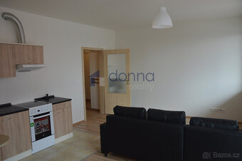 Pronájem bytu 1+kk, 31m² + terasa 30m2, ul. Sicherova, Praha - 3