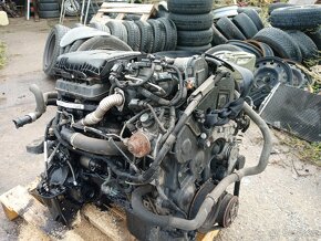 Peugeot 208 1.4hdi 8H0 1 motor - 3