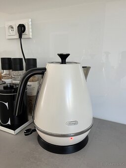 Rychlovarná konvice Delonghi Distinta Flair KBI2001.W - 3