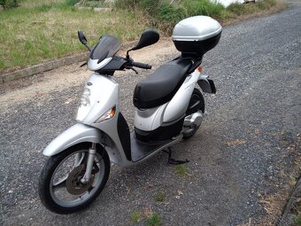 Prodám skútr MALAGUTI CIAK 150 4T r.v 2002 - 3