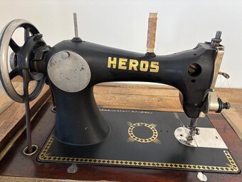 Šlapací šicí stroj Heros - 3