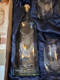 Dárková sada sklenic a láhve s broušeným motivem divoké zvěř - 3