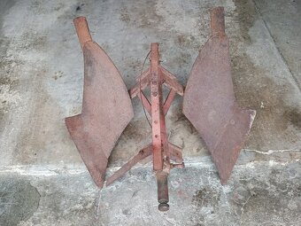 Oboustranný pluh - 3