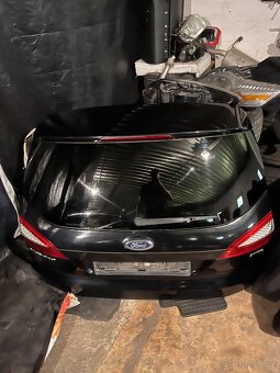 Ford Mondeo mk4 zadní kufr - 3