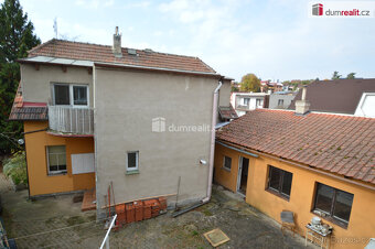 Prodej P5 Lochkov 2 rodinné domy 320m2 pozemek 974m2 - 3