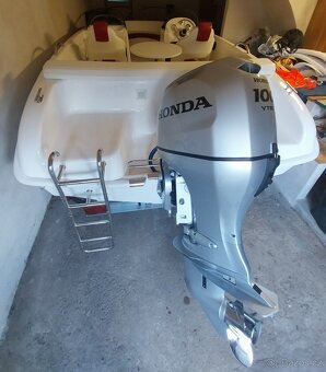 Motorová loď+Honda100Hp+ přívěs - 3