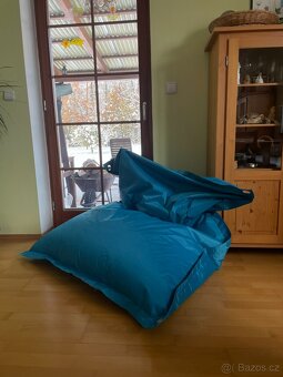 Nabízím 2 velké sedací vaky – zelený a modrý (130×170 cm) - 3