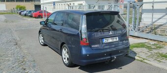 Mitsubishi Grandis - 3