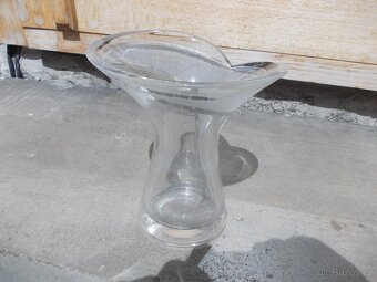 Váza skleněná. - 3