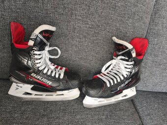 Brusle BAUER X4, INT, vel. 6,5 FIT 1 - 3