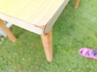 Prodám použitý jídelní stůl - 3