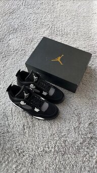 Air Jordan 4 Retro White Thunder - 3