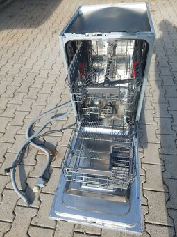 Myčka Whirpool vestavěná 45 cm - 3