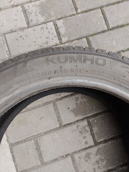 Kumho 235/45 R18 DOT3224 - 3