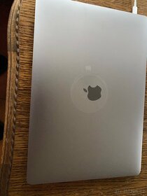 Macbook Pro 15" TouchBar nová baterie, klávesnice a display - 3