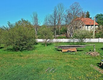 Krásný pozemek k bydlení Ouběnice - 3