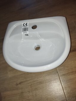 Porcelánové umyvadlo - nové - šířka 45 cm - 3