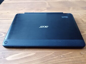 Acer One 10 (notebook/tablet 2v1) - 3