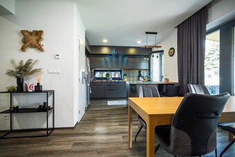 Luxusní novostavba 5+kk s wellness zázemím a špičkovým vybav - 3