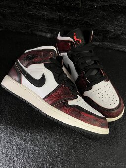 boty AirJordan 1 mid “wear away” chicago - 3