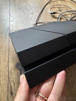 PS4 + joystick + sluchátka (nové) - 3