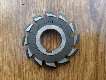 FRÉZOVACÍ PŘÍPRAVEK - 3