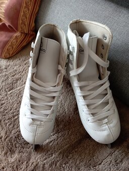 Dívčí lední brusle - 3