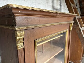 Starožitná skříň 1 - 3