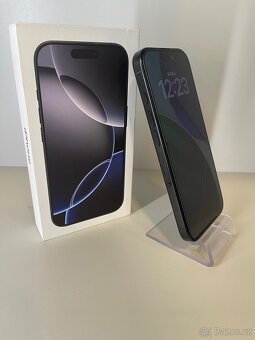 Apple iPhone 16 Pro - 3