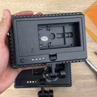 Neewer LED panely CN216 a CN160 - 3