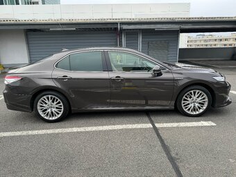 Toyota camry 2.5 hybrid VIP - 3